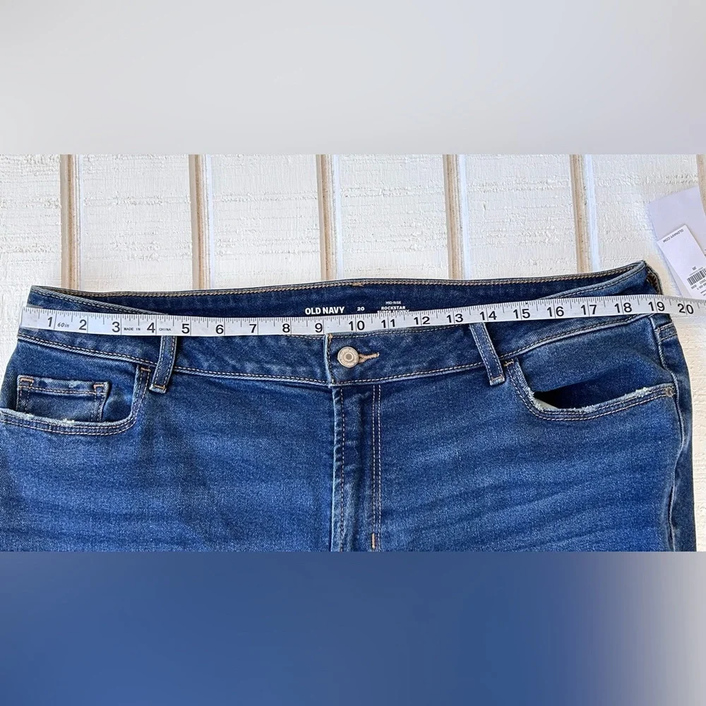 Old Navy Women’s‎ Rockstar Super Skinny Mid Rise Jeans Med Wash Size 20